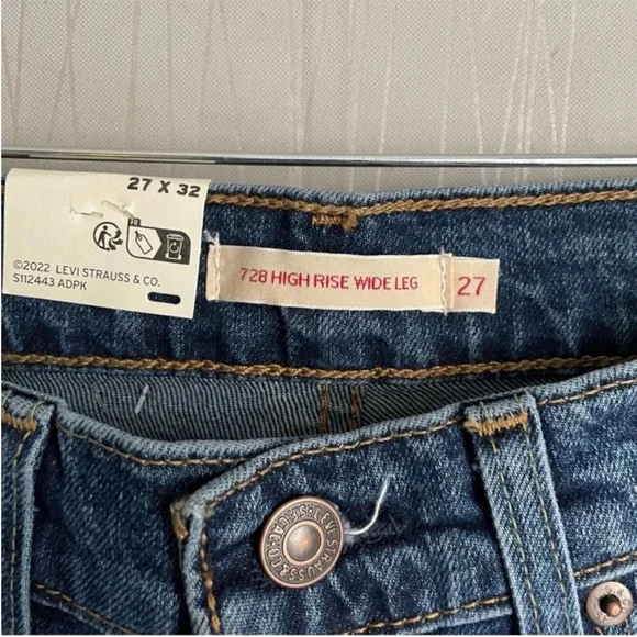 LEVIS Jeans Wide Leg NWT High Rise 728 Premium Woodstock Dark Wash Blue Size 27 - Picture 9 of 16